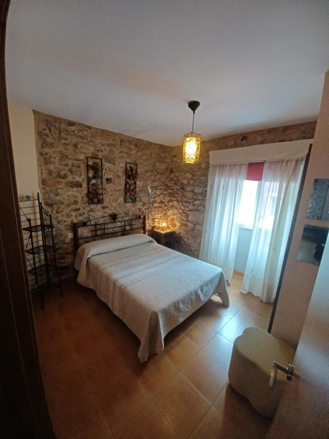 Casas Lucas - Carleo Outes